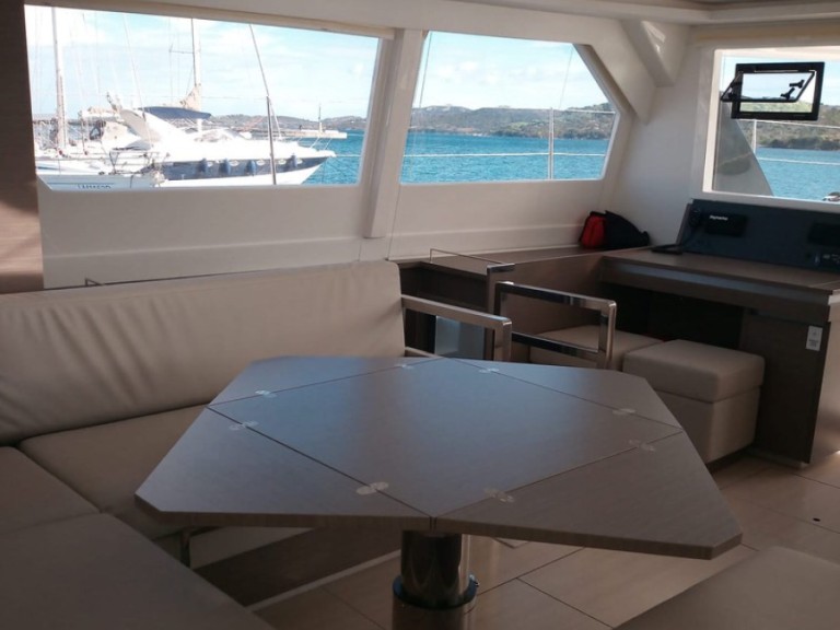 Boat rental Leopard Catamarans / Robertson & Caine Leopard 50 - 5 + 1 cab in Cannigione on Samboat