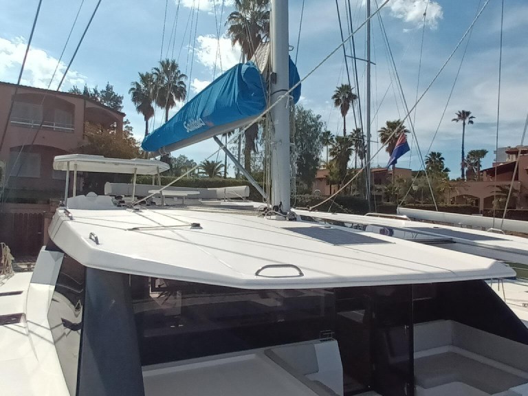 Catamaran rental with or without captain Leopard Catamarans / Robertson & Caine Furnari