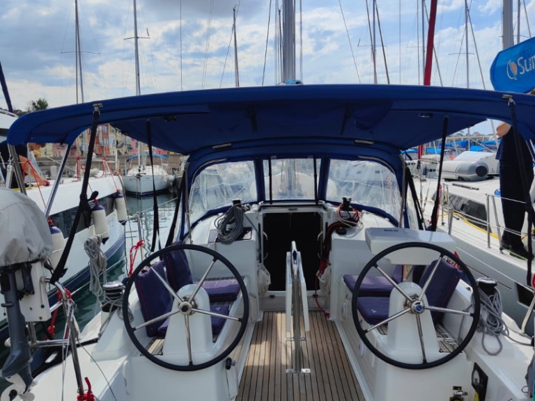 Bareboat Rental Sailboat Bénéteau with a boat licence