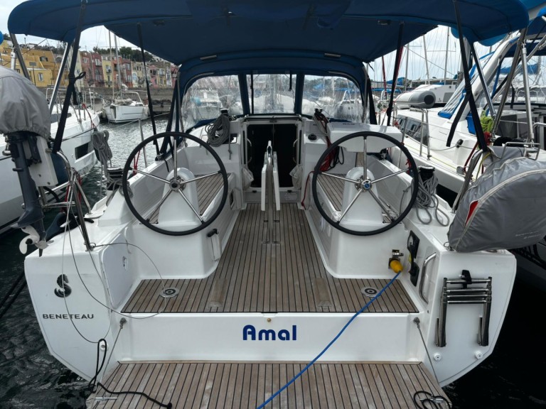 Sailboat for rent Procida at the best price