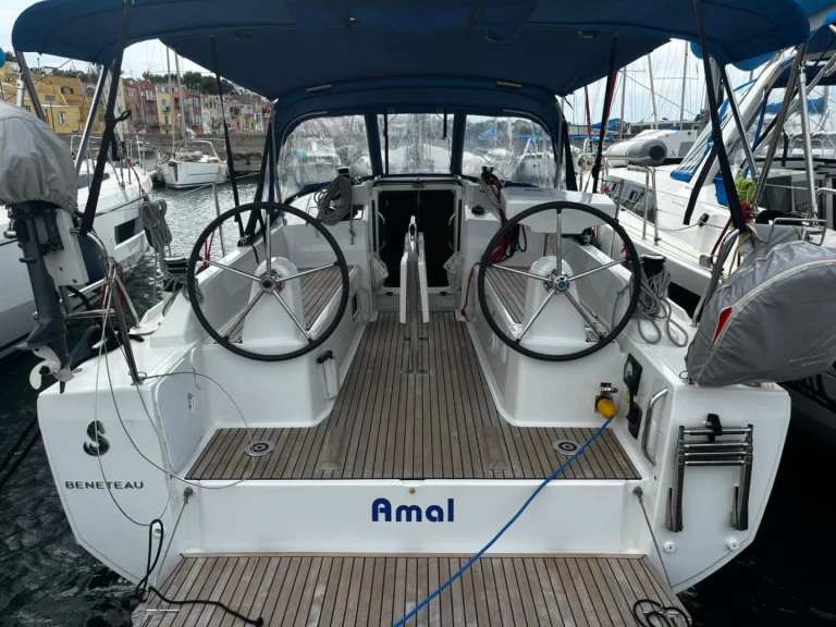 Sailboat for rent Procida at the best price