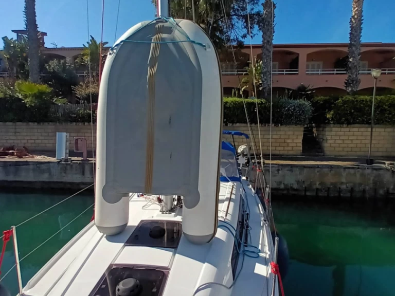 Bénéteau Oceanis 30.1 in Furnari on SamBoat