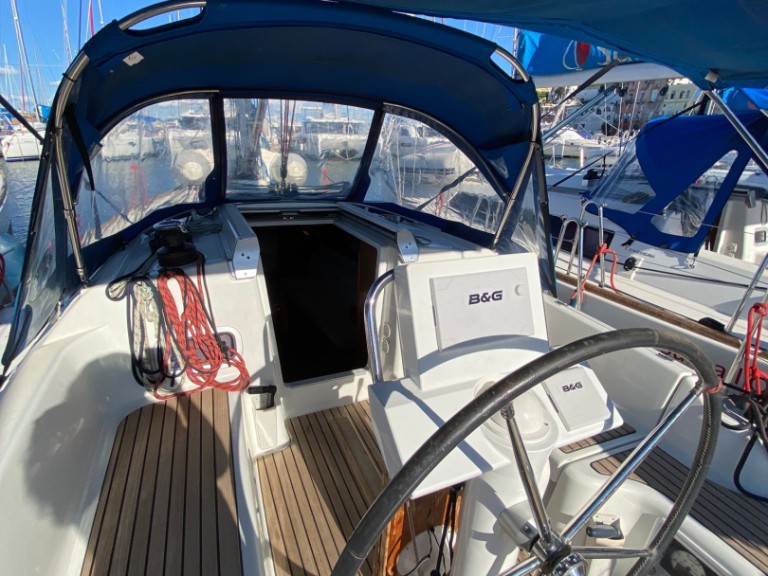 Sailboat rental with or without captain Bénéteau Procida