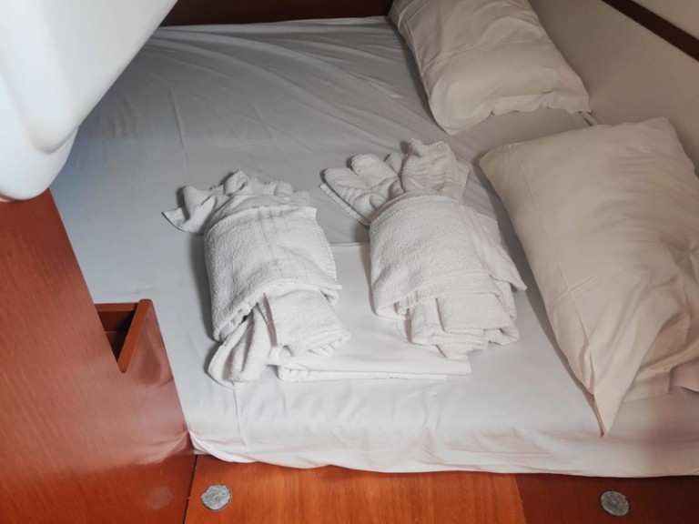 Sailboat rental in Procida - Bénéteau Oceanis 31