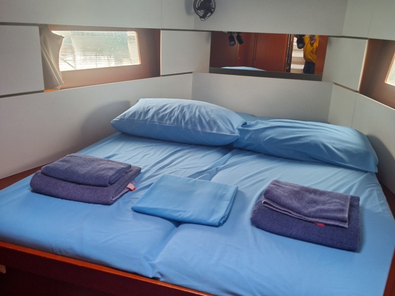 Yacht charter Furnari cheap Oceanis 38.1