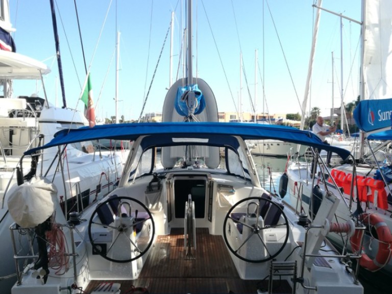 Sailboat rental in Furnari - Bénéteau Oceanis 38.1
