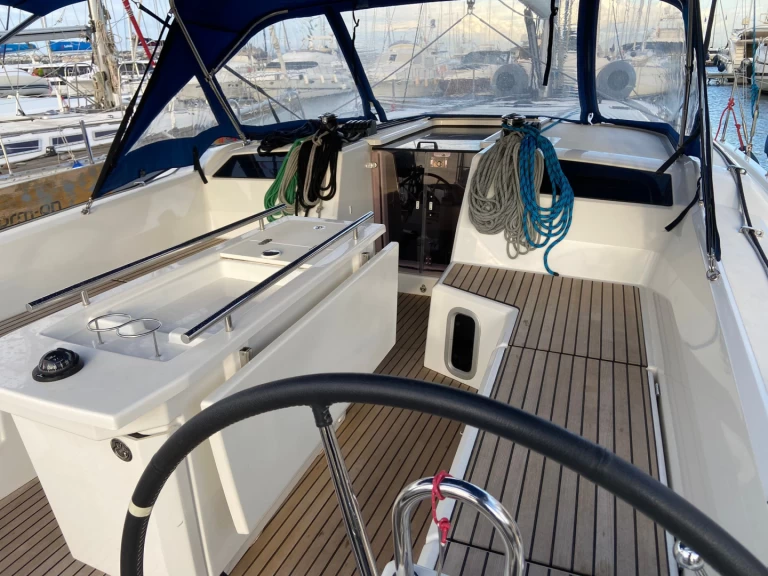 Sailboat rental in Procida - Bénéteau Oceanis 40.1