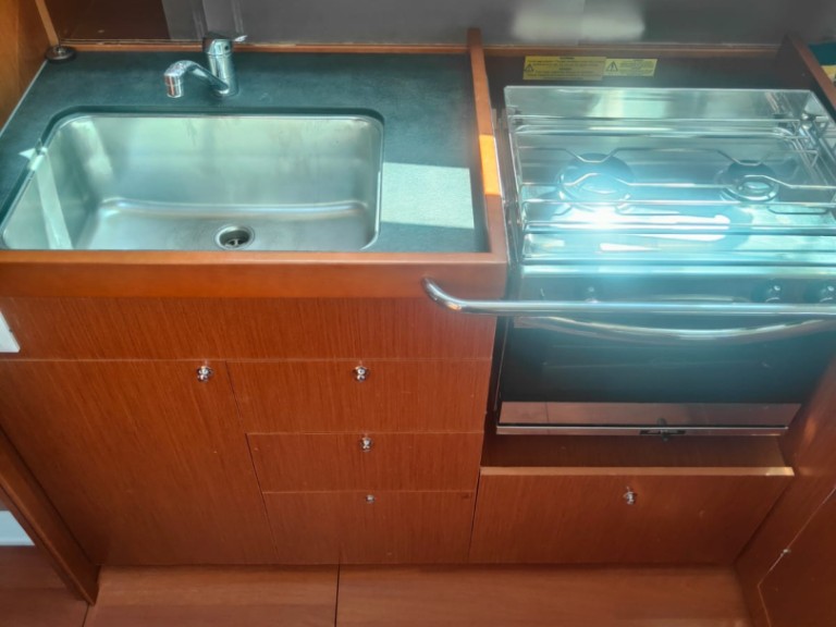 Bénéteau Oceanis 41.1 in Procida on SamBoat