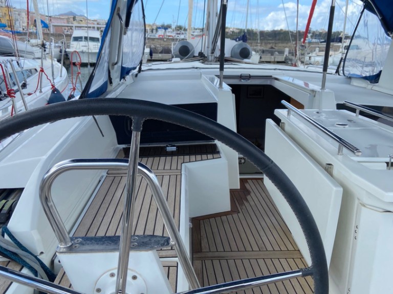Sailboat rental in Procida - Bénéteau Oceanis 46.1