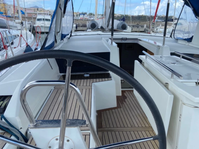 Sailboat rental in Procida - Bénéteau Oceanis 46.1