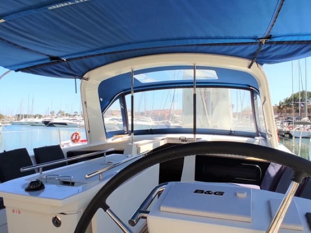 Boat rental Bénéteau Oceanis 46.1 in Furnari on Samboat