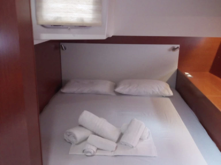 Sailboat rental in Cannigione - Bénéteau Oceanis 51.1