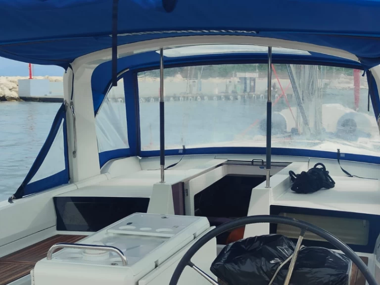 Bareboat Rental Sailboat Bénéteau with a boat licence