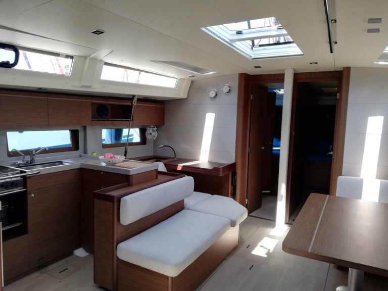 Yacht charter Furnari cheap Oceanis 51.1