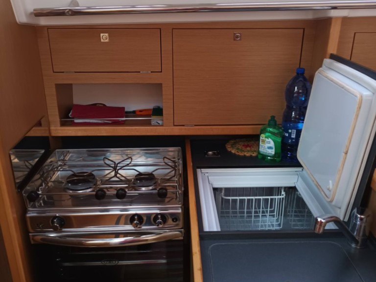 Bareboat Rental Sailboat Jeanneau with a boat licence