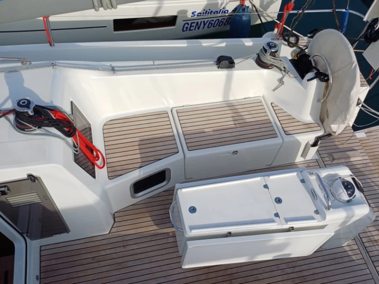 Bareboat Rental Sailboat Jeanneau with a boat licence