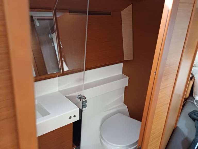 Sailboat for rent Procida at the best price