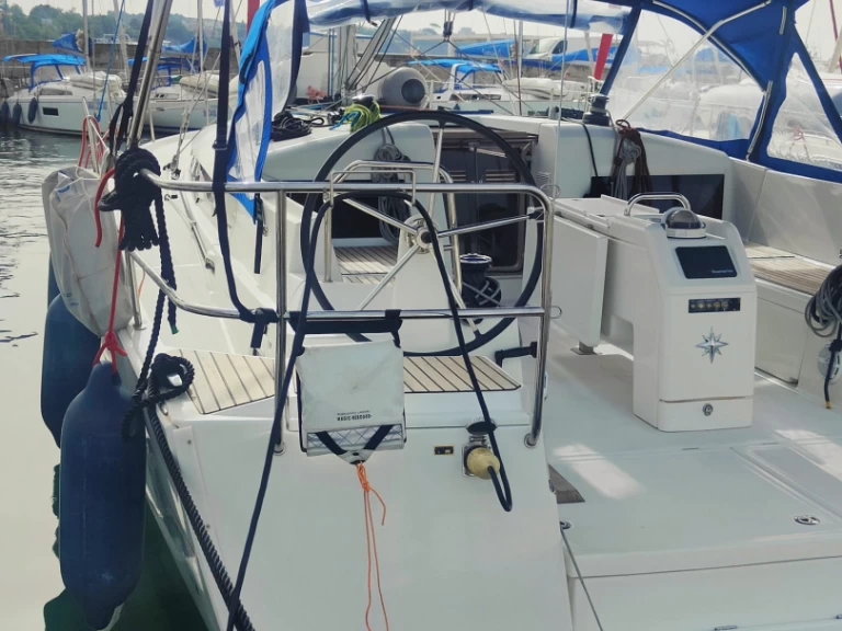 Jeanneau Sun Odyssey 440 in Procida on SamBoat