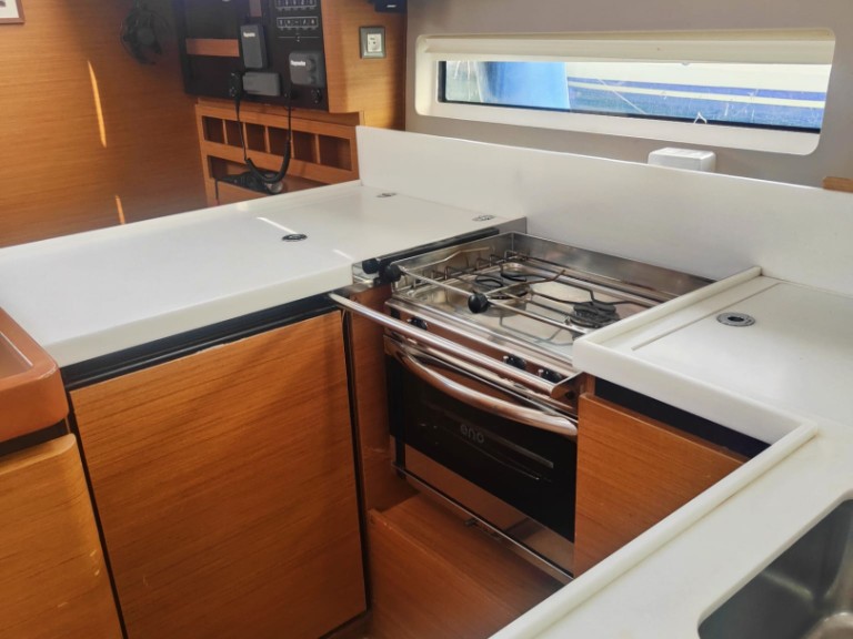 Yacht charter Furnari cheap Sun Odyssey 440