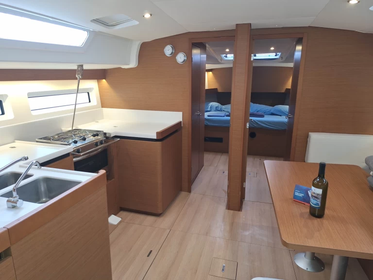Boat rental Jeanneau Sun Odyssey 490 in Furnari on Samboat