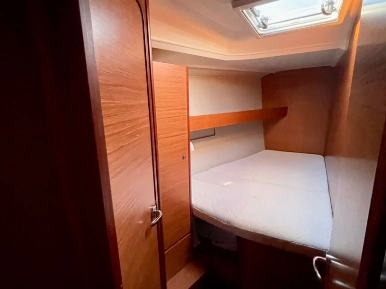 Sailboat for rent Alicante at the best price