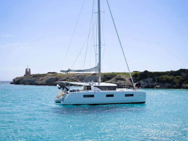 Catamaran rental in Figari - Lagoon Lagoon 46