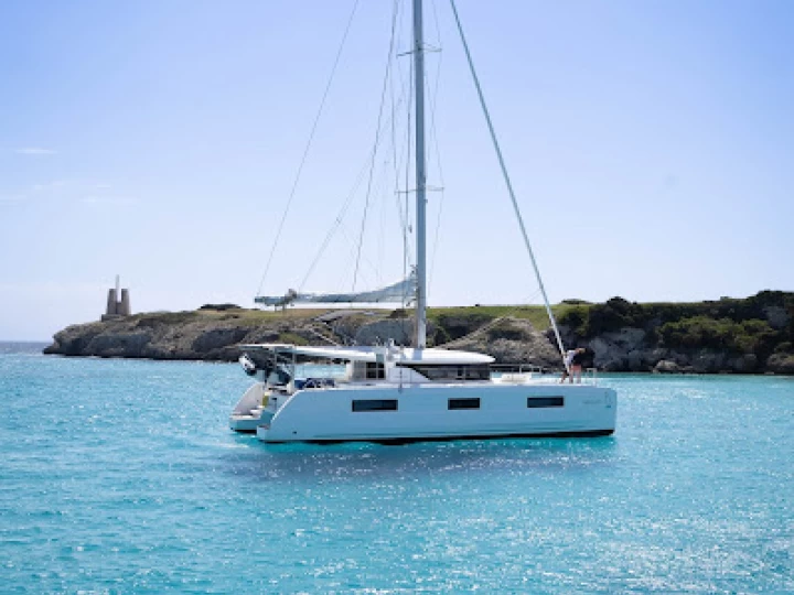 Catamaran rental in Figari - Lagoon Lagoon 46