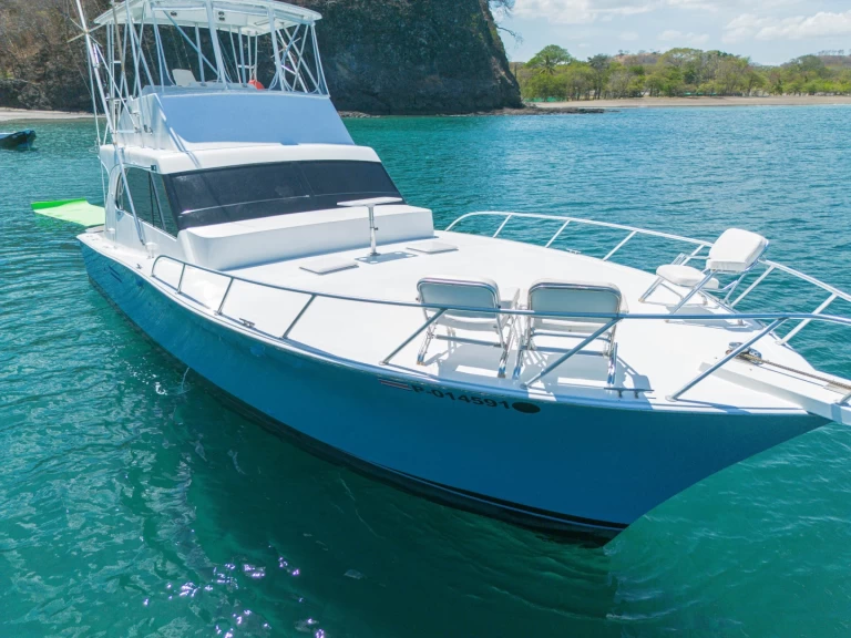 Bareboat Rental Motorboat Striker with a boat licence
