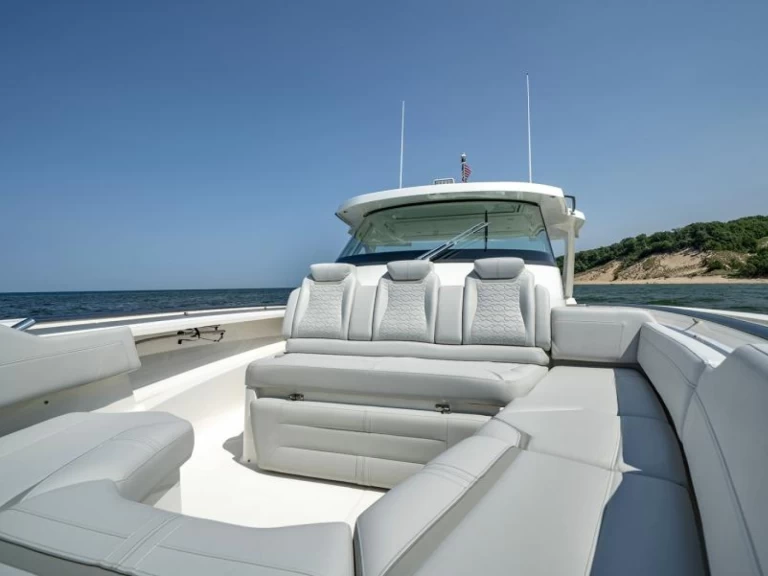 Luxury Yacht for rent West Palm Beach at the best price
