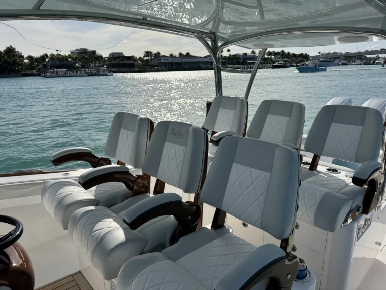 Motorboat for rent West Palm Beach at the best price