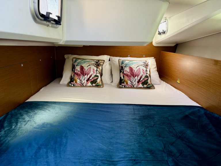 Jeanneau Sun Odyssey 490 charter bareboat or captained in  Piso Livadi