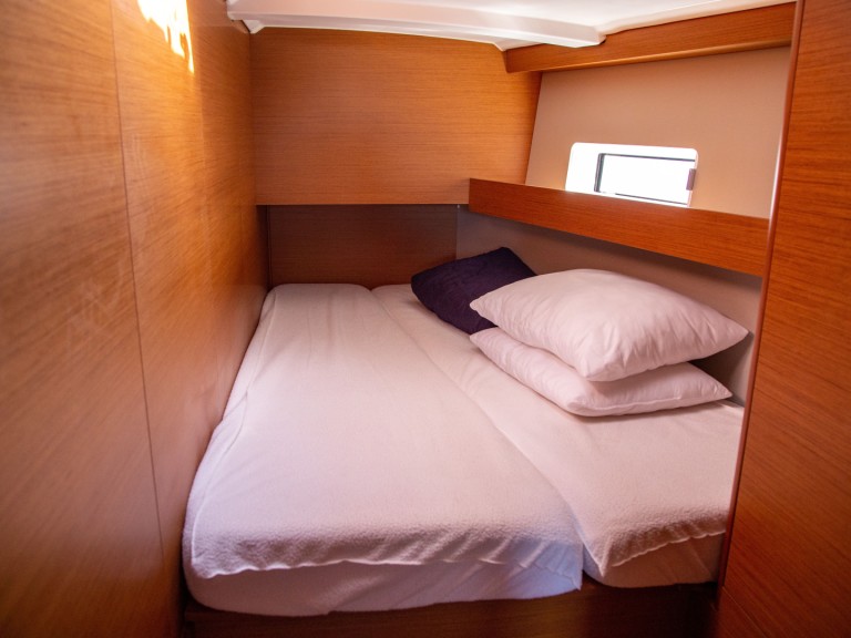 Boat rental Jeanneau Sun Odyssey 490 in Benitses on Samboat