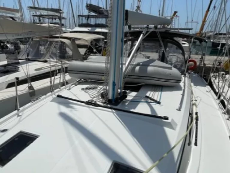 Bavaria Bavaria C42 charter bareboat or captained in  Alimos