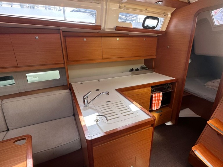 Bareboat Rental Sailboat Dufour with a boat licence