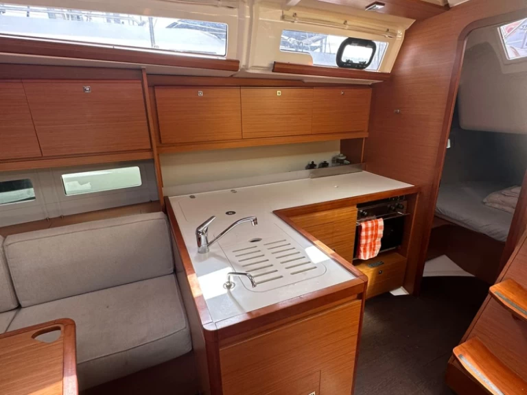 Bareboat Rental Sailboat Dufour with a boat licence