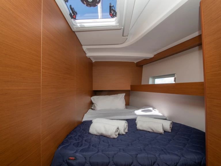 Bareboat Rental Sailboat Jeanneau with a boat licence