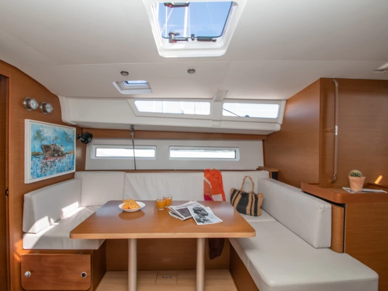 Sailboat for rent Zakynthos (Island) at the best price