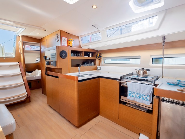 Jeanneau Sun Odyssey 490 in Rhodes (City) on SamBoat