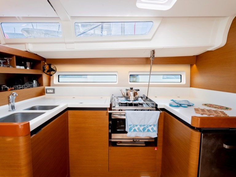 Rent a Jeanneau Sun Odyssey 490 Rhodes (City)