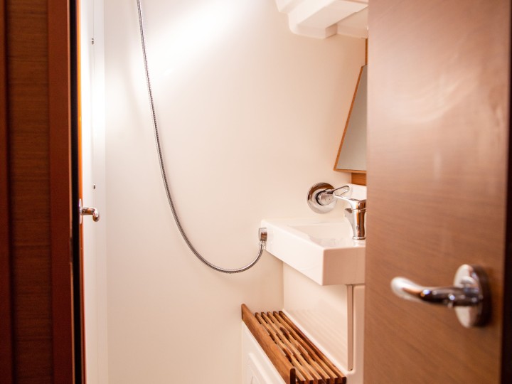 Bareboat Rental Sailboat Jeanneau with a boat licence