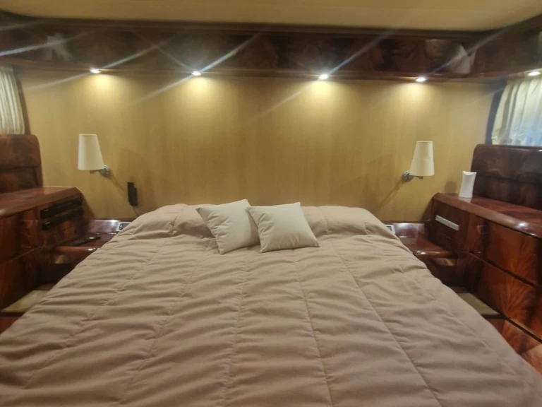 Luxury Yacht for rent San Vincenzo at the best price