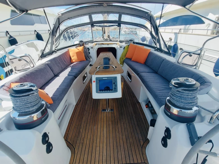 Sailboat for rent Golfo Aranci at the best price