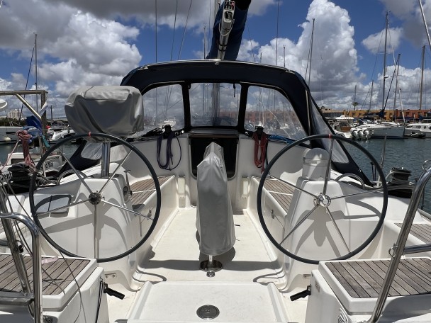 Sailboat rental in Portimão - Dufour Dufour 385 Grand Large