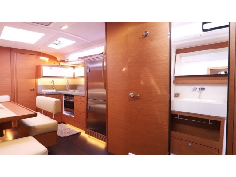 Dufour Dufour 470 in Palermo on SamBoat