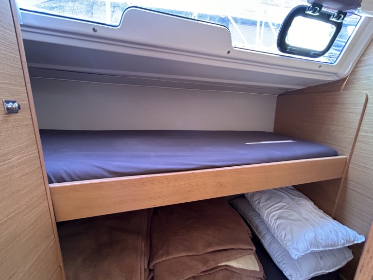 Bareboat Rental Sailboat Dufour with a boat licence