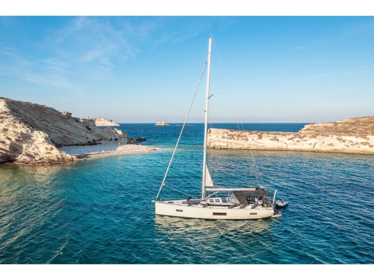 Boat rental Bavaria Bavaria C57 in Lávrio on Samboat