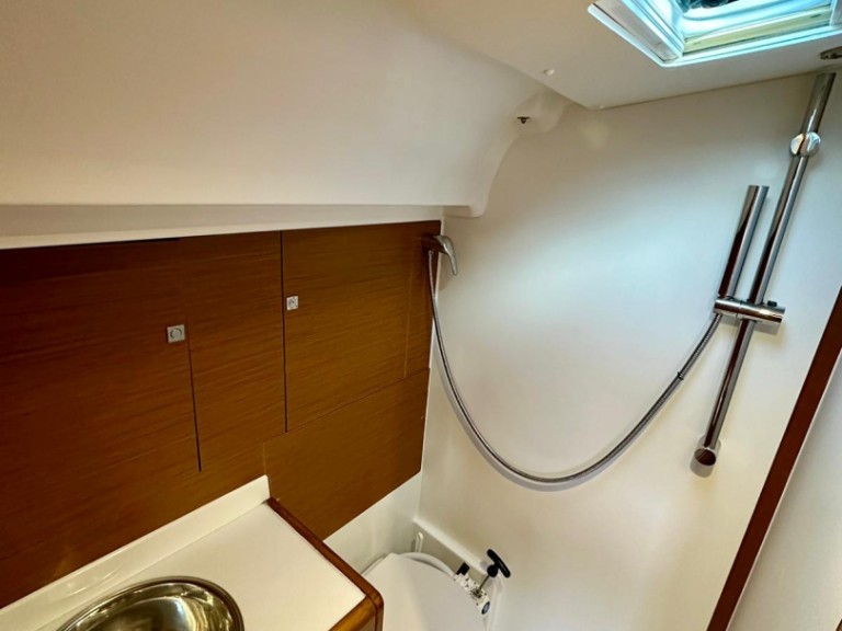 Boat rental Jeanneau Sun Odyssey 449 in Sukošan on Samboat