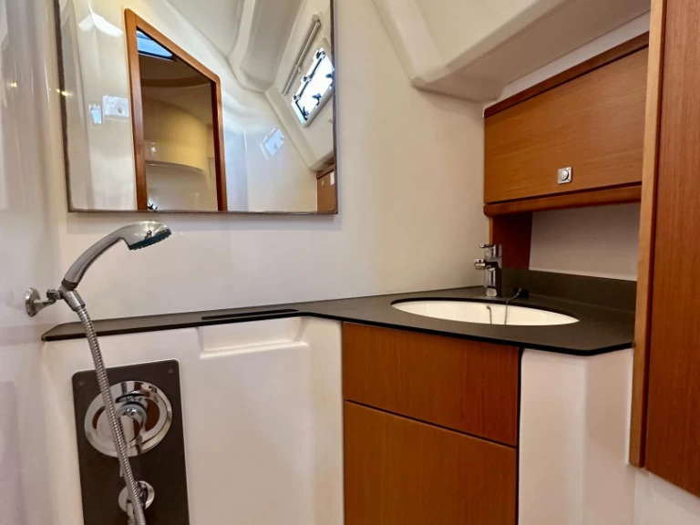 Yacht charter Sukošan cheap Cruiser 46