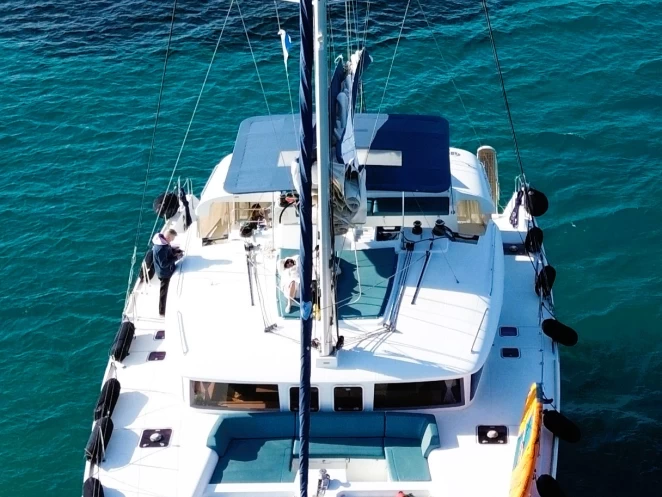 Catamaran rental in Alimos - Lagoon Lagoon 450 F