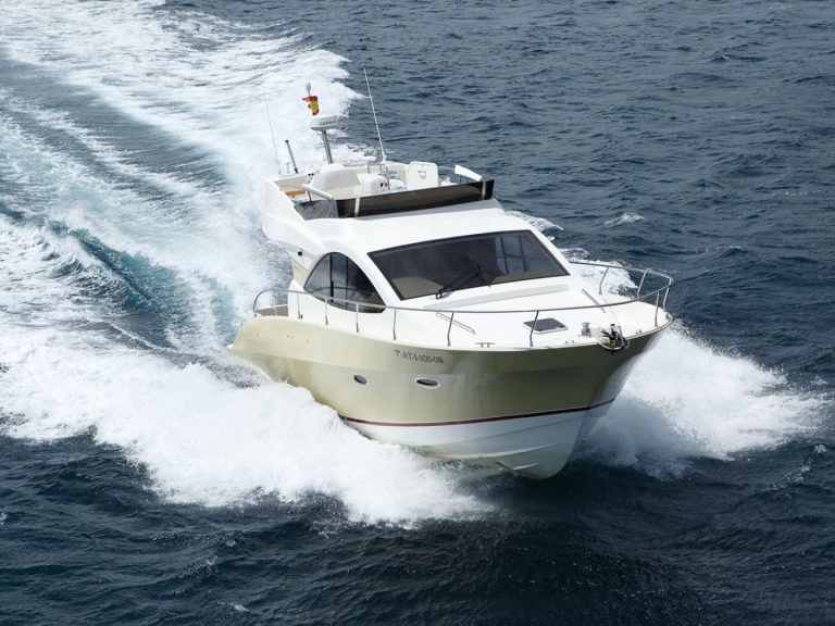 Boat rental Faeton F-360 Fly in Spain on Samboat